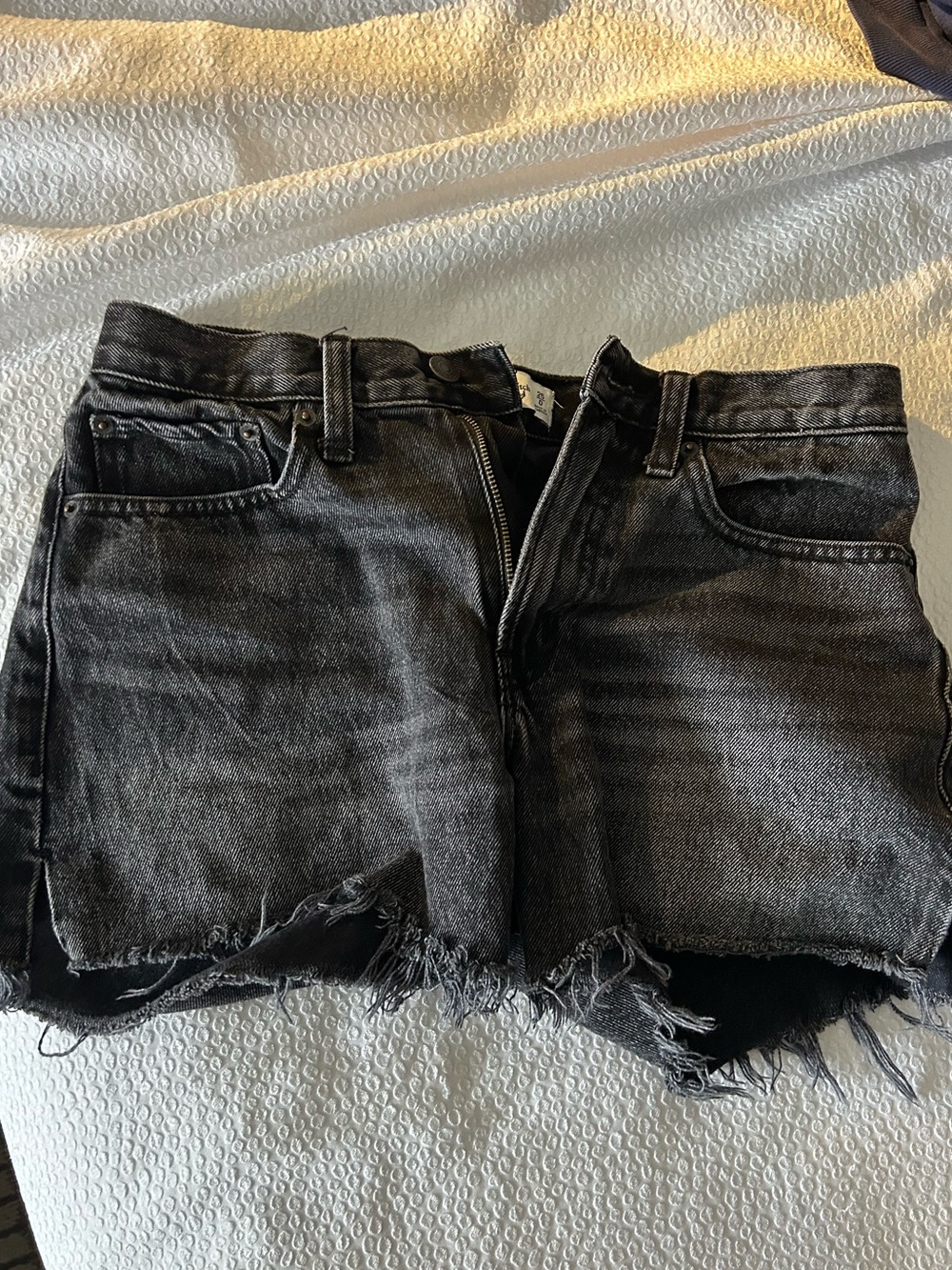 Abercrombie Mid Rise Boyfriend Short 25/0